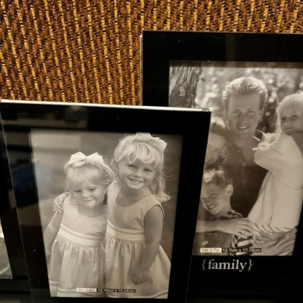 Picture Frame with a Slide-In Base / Holds two 4X6 photos and one 5X7 phone (new